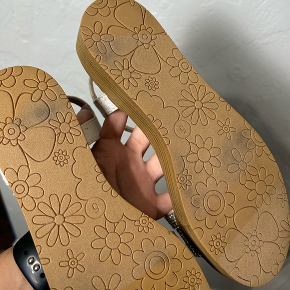 Madden Girl Bling Sandals NWOT - Picture 4 of 5